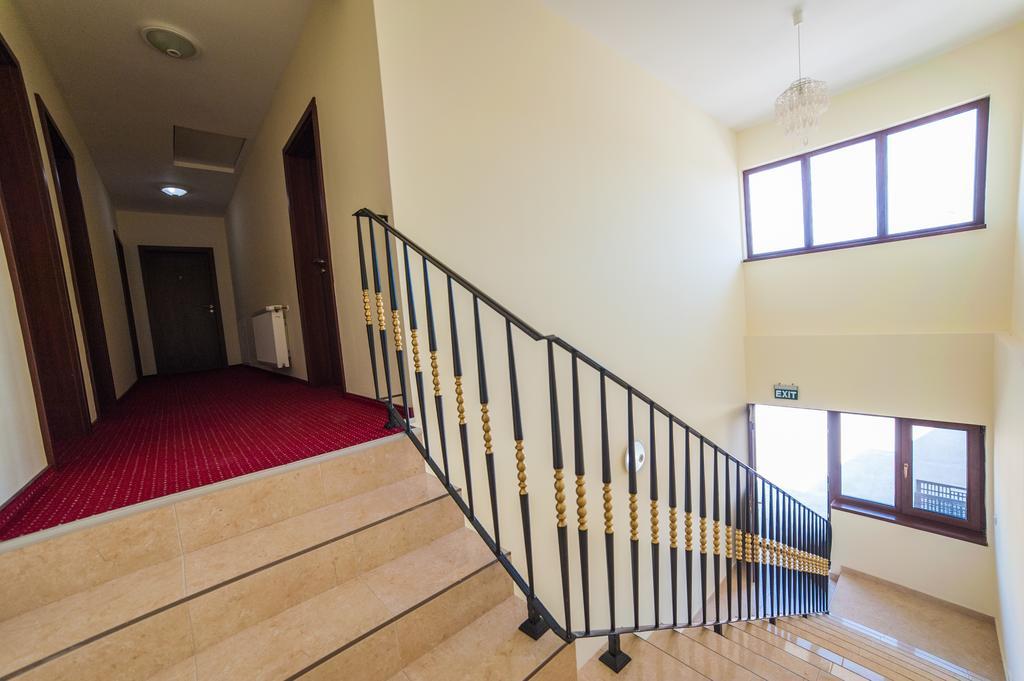 Vatra Romana Bed & Breakfast Răcarii de Jos Екстериор снимка